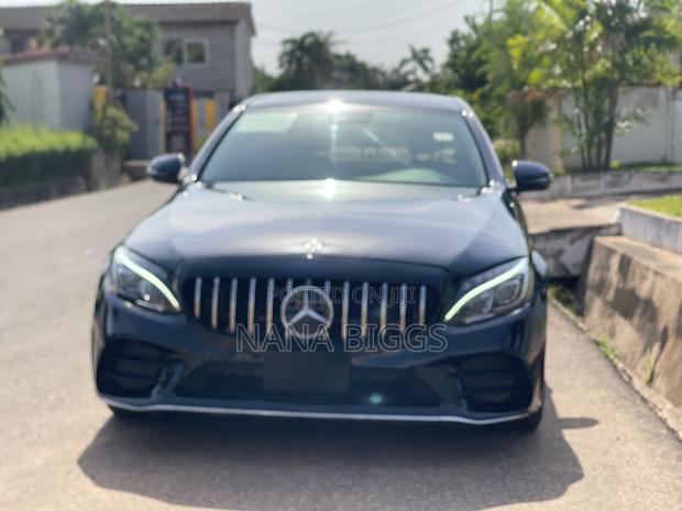 Mercedes-Benz C300 Luxury Sedan RWD (2.0L 4cyl 7A) 2017 Black