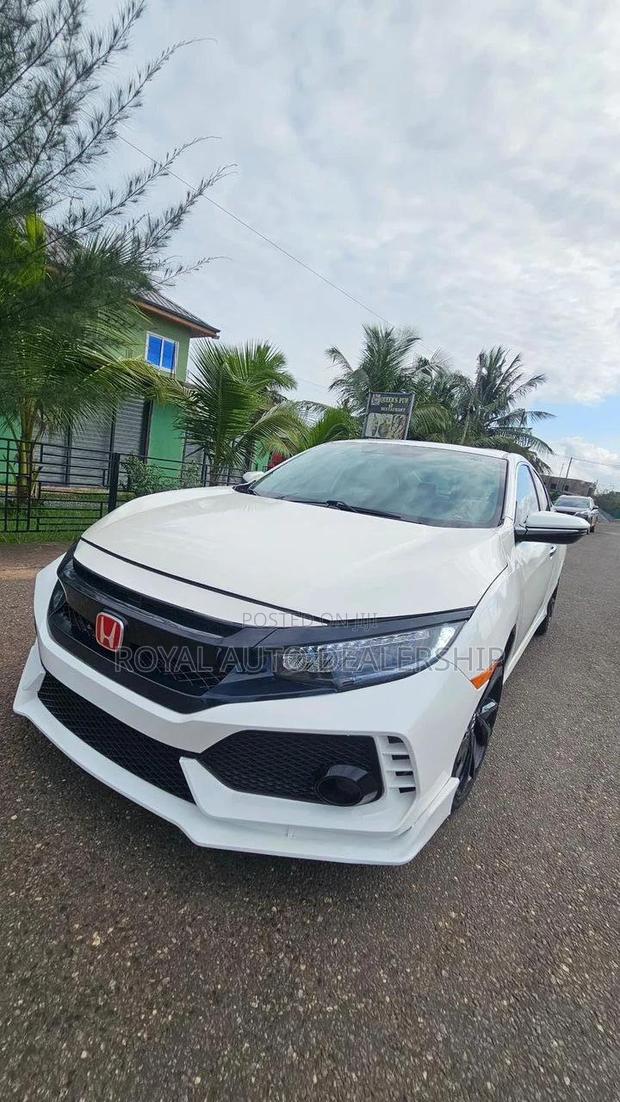 Honda Civic EX 4dr Hatchback (1.5L 4cyl) 2017 White
