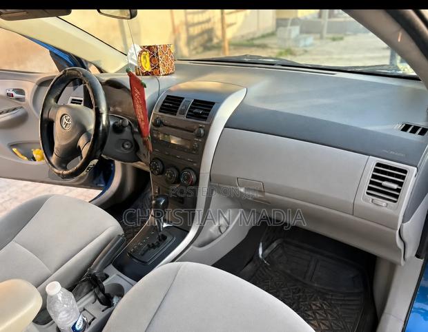 Toyota Corolla 2009 Blue
