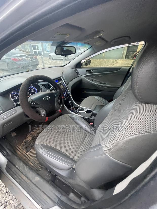 Hyundai Sonata Limited 2.0T Sedan (2.0L 4cyl 6A) 2012 Silver