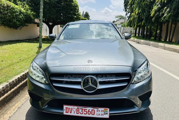 Mercedes-Benz C300 2021