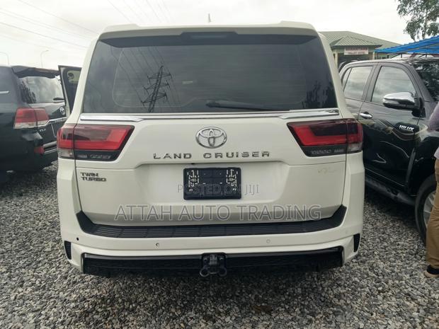 New Toyota Land Cruiser 2025 Gray