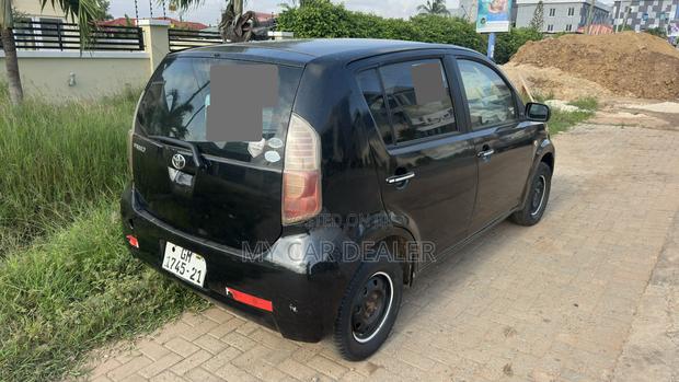 Toyota Passo 1.0 FWD 2010 Black