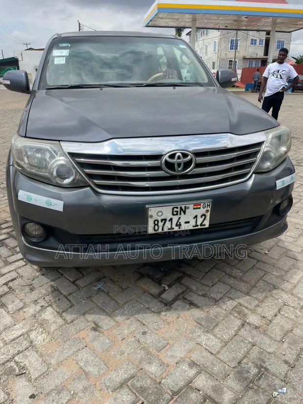 Toyota Fortuner 2012 Gray