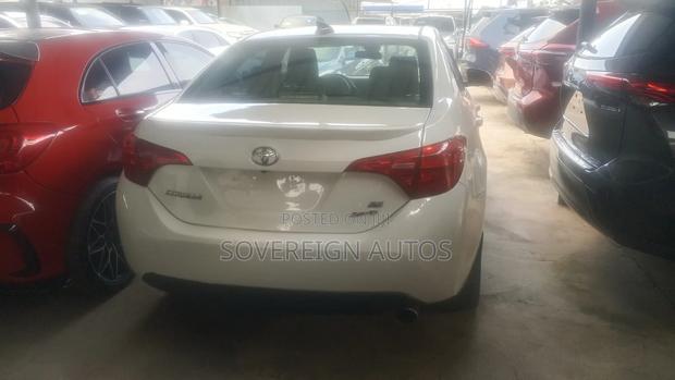Toyota Corolla 2018 White