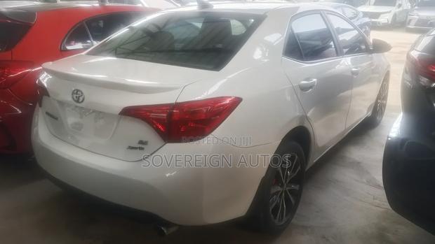 Toyota Corolla 2018 White