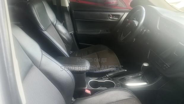 Toyota Corolla 2018 White