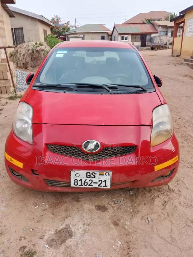 Toyota Vitz 2010 Red