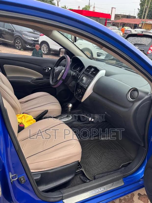 Nissan Versa 2017 Blue