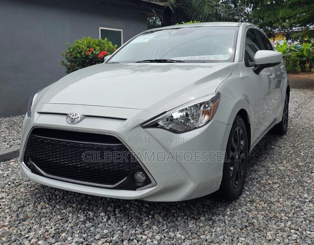 Toyota Yaris 2020 Silver