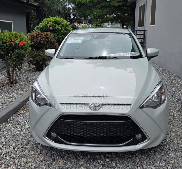Toyota Yaris 2020 Silver