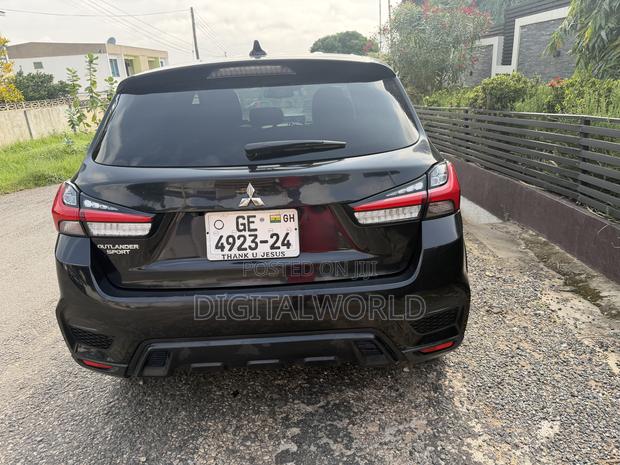 Mitsubishi Outlander 2021 Black