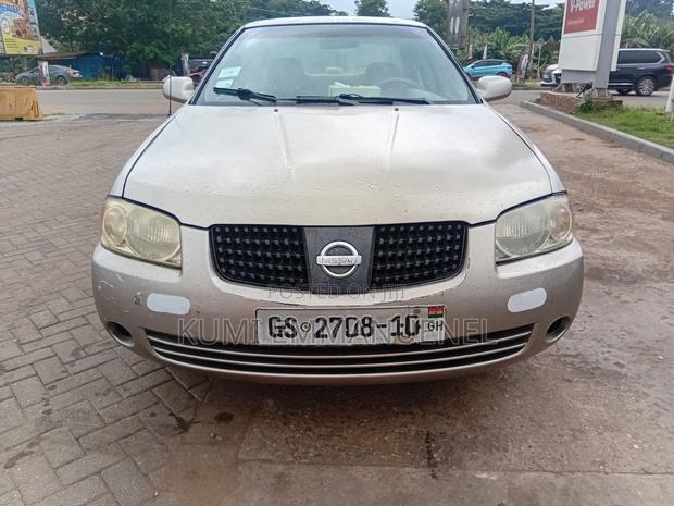 Nissan Sentra 2004 Brown