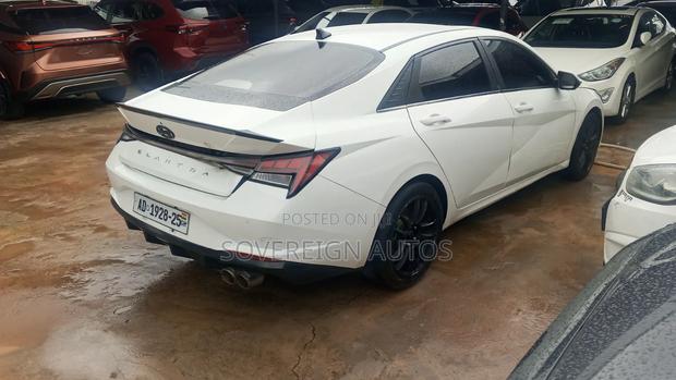 Hyundai Elantra 2021 White
