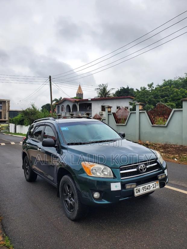 Toyota RAV4 2010 Green