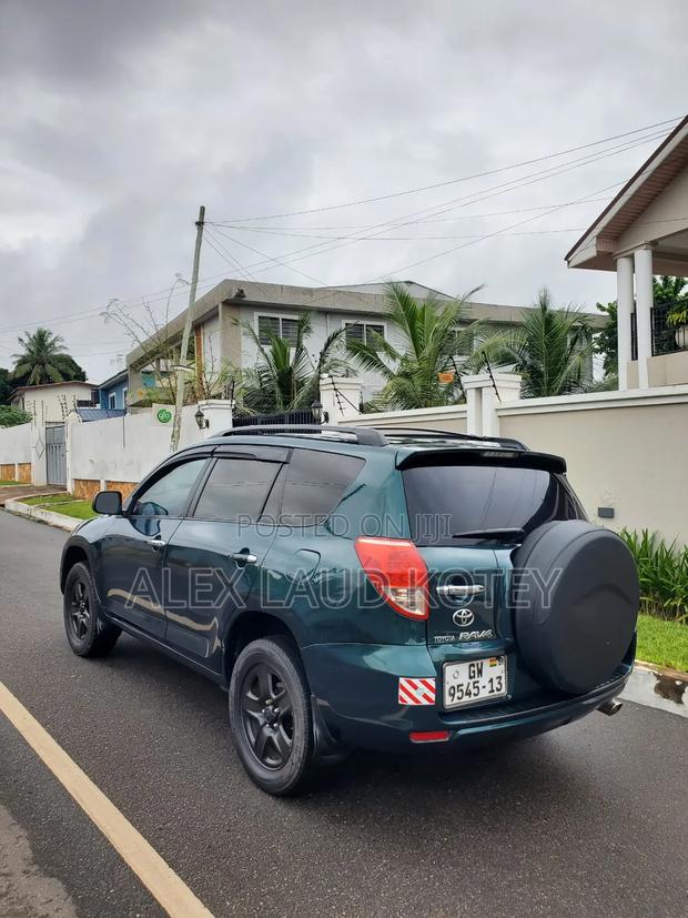 Toyota RAV4 2010 Green