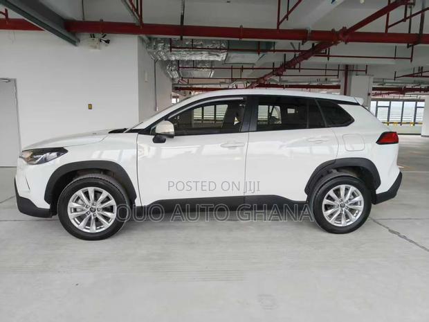 Toyota Corolla Cross XLE 2025 White