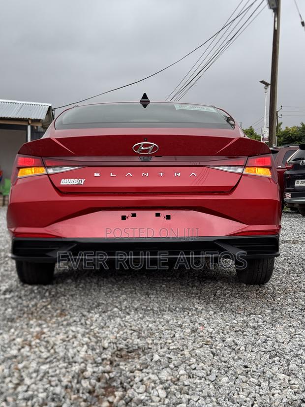 Hyundai Elantra SE 2021 Red