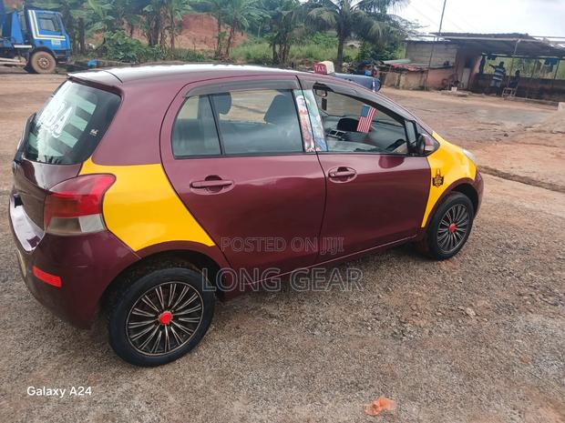 Toyota Vitz 2010 Brown