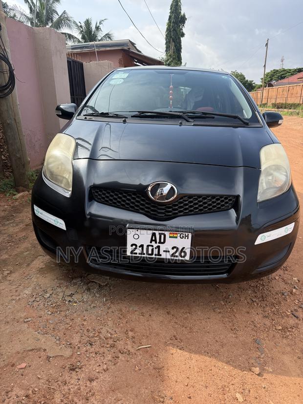 Toyota Vitz 1.5 FWD 3dr 2010 Black