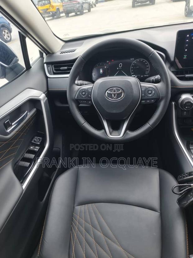 Toyota RAV4 2025 White