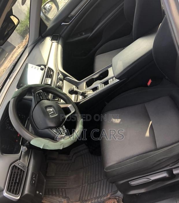 Honda Accord Sport (2.0L 4cyl Turbo 6M) 2019 Gray