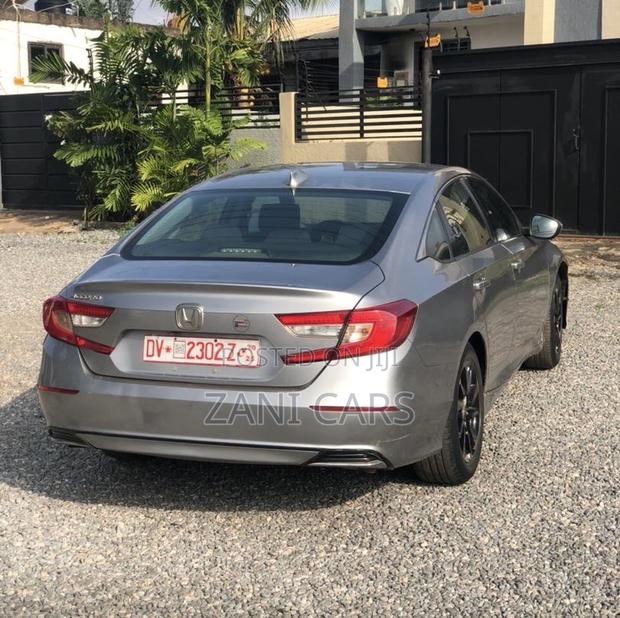 Honda Accord Sport (2.0L 4cyl Turbo 6M) 2019 Gray