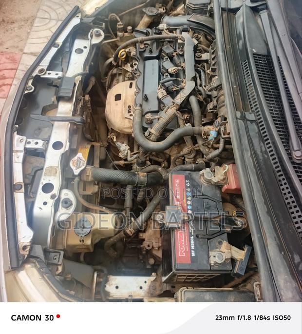 Toyota Vitz 2012 Silver