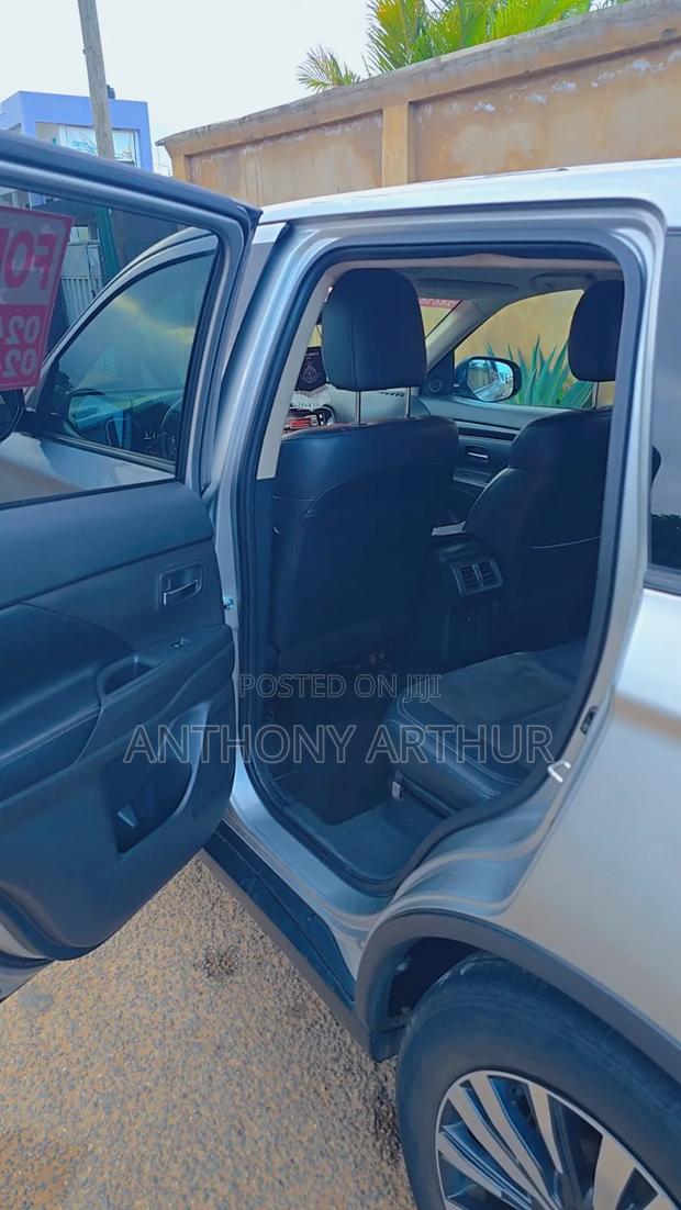 Mitsubishi Outlander 2019 Silver