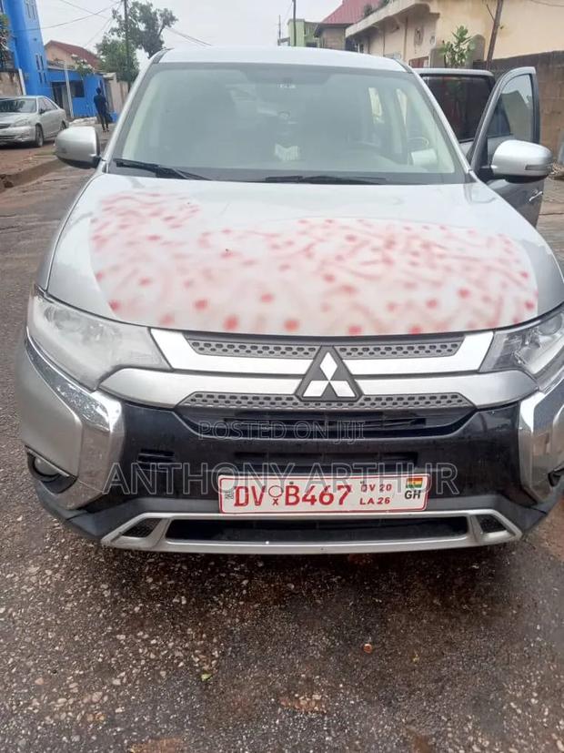 Mitsubishi Outlander 2019 Silver