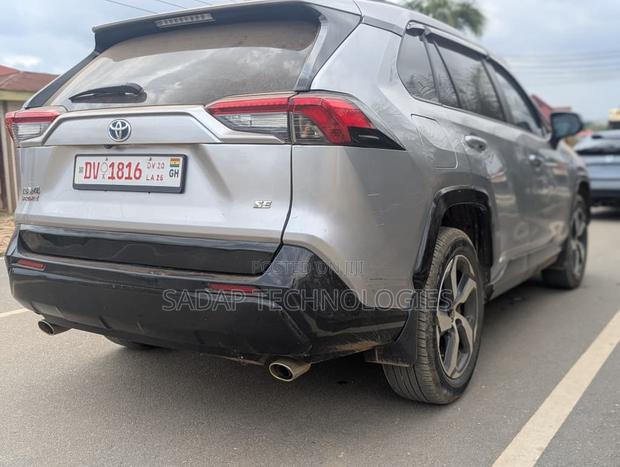 Toyota RAV4 Prime SE AWD 2024 Silver