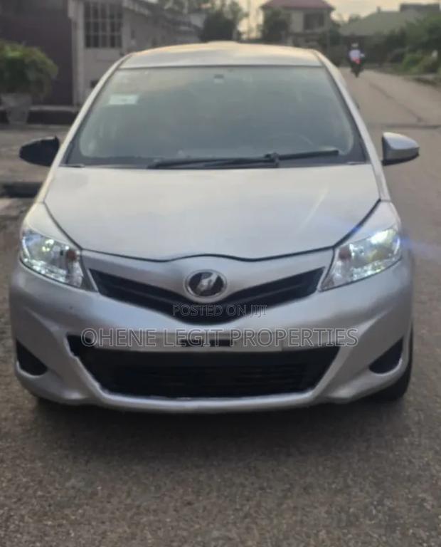 Toyota Vitz 2012 Gray