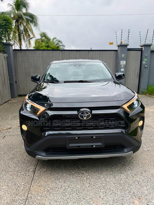 Toyota RAV4 XLE AWD 2024 Black
