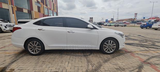 Hyundai Elantra 2019 White