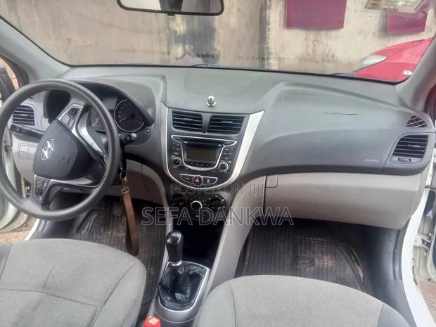 Hyundai Accent SE 2013 White