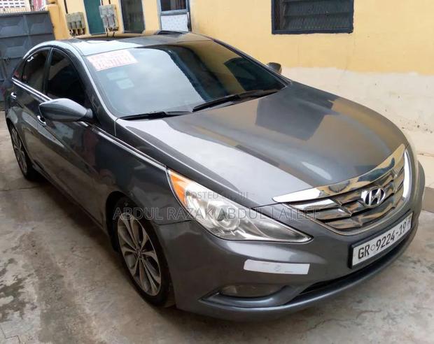 Hyundai Sonata SE 2.0T Sedan FWD (2.0L 4cyl 6A) 2013 Gray