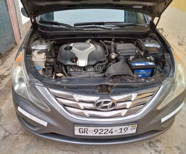 Hyundai Sonata SE 2.0T Sedan FWD (2.0L 4cyl 6A) 2013 Gray