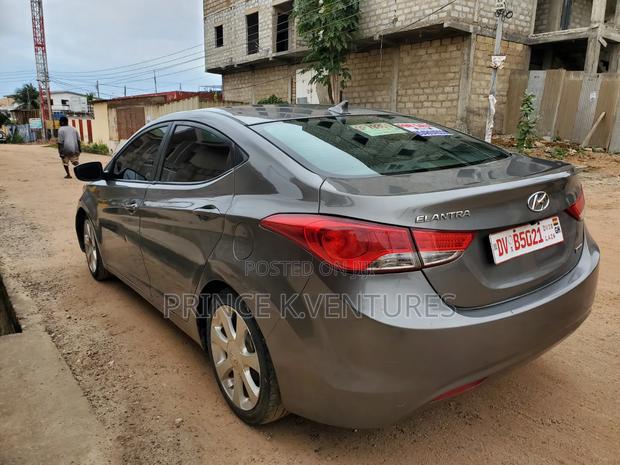 Hyundai Elantra GLS Sedan FWD (1.8L 4cyl 6A) 2013 Gray