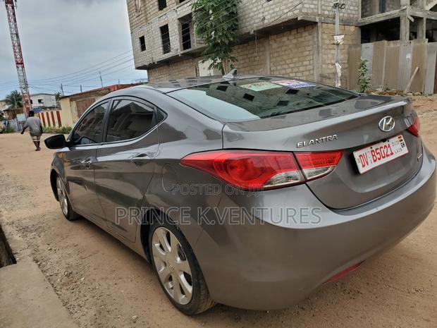 Hyundai Elantra GLS Sedan FWD (1.8L 4cyl 6A) 2013 Gray