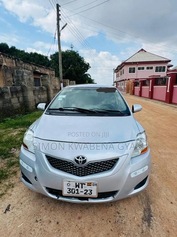 Toyota Belta 2023 Silver