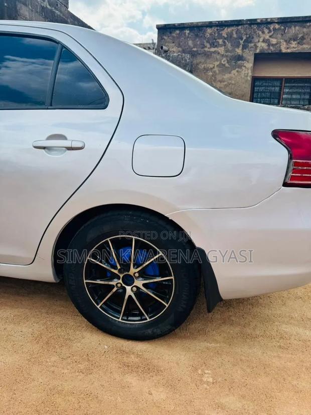 Toyota Belta 2023 Silver