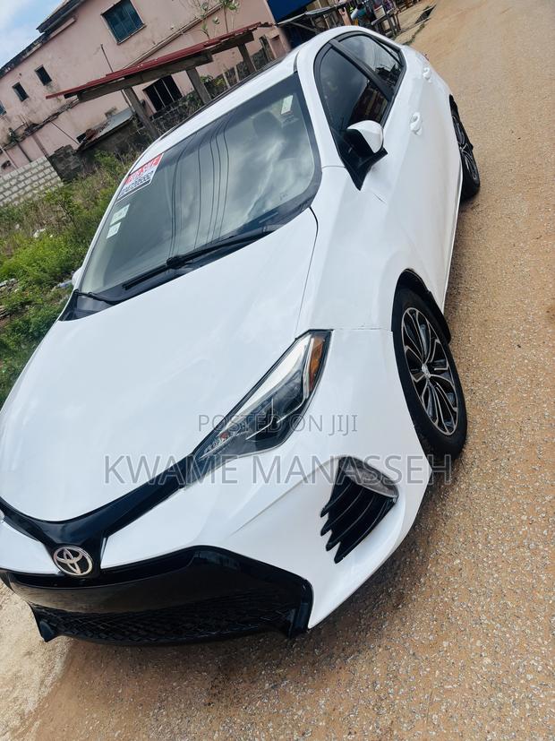 Toyota Corolla LE Eco 4dr Sedan (1.8L 4cyl CVT) 2016 White
