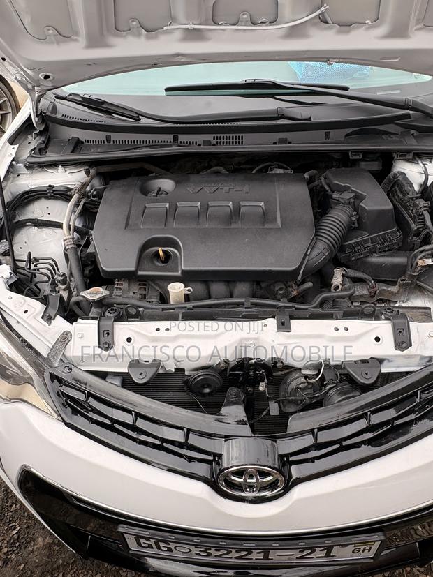 Toyota Corolla S 4dr Sedan (1.8L 4cyl CVT) 2015 White