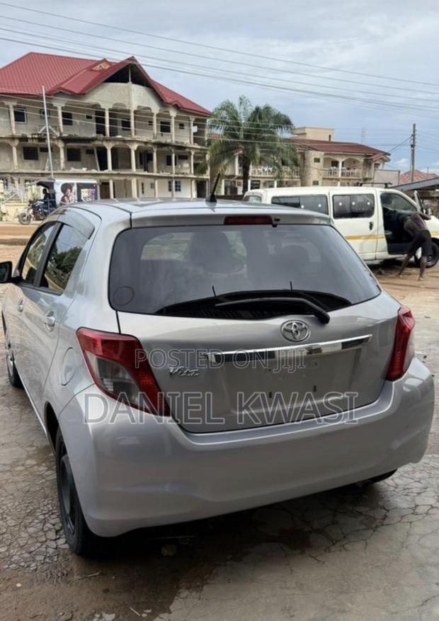 Toyota Vitz 1.0 FWD 3dr 2012