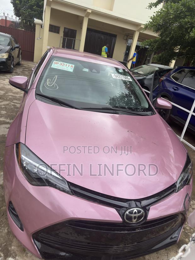Toyota Corolla LE 4dr Sedan (1.8L 4cyl CVT) 2017 Pearl