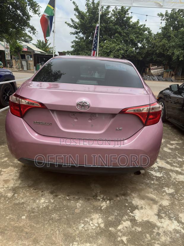 Toyota Corolla LE 4dr Sedan (1.8L 4cyl CVT) 2017 Pearl