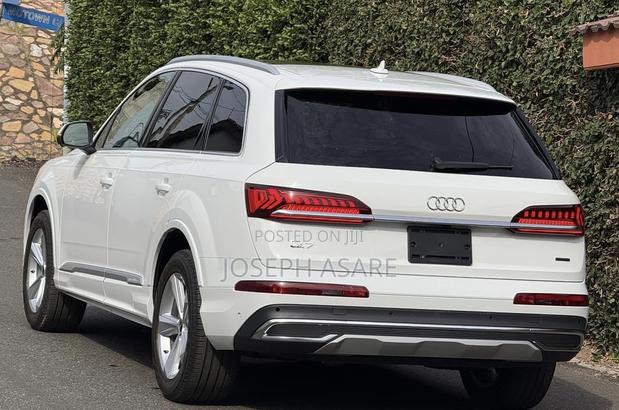 Audi Q7 2024 White