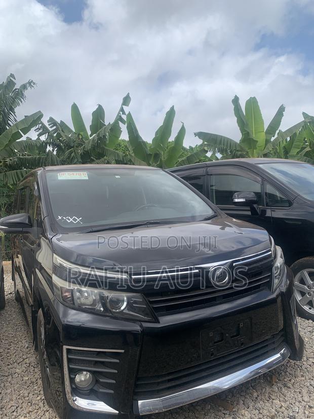 Toyota Voxy 2014 Black