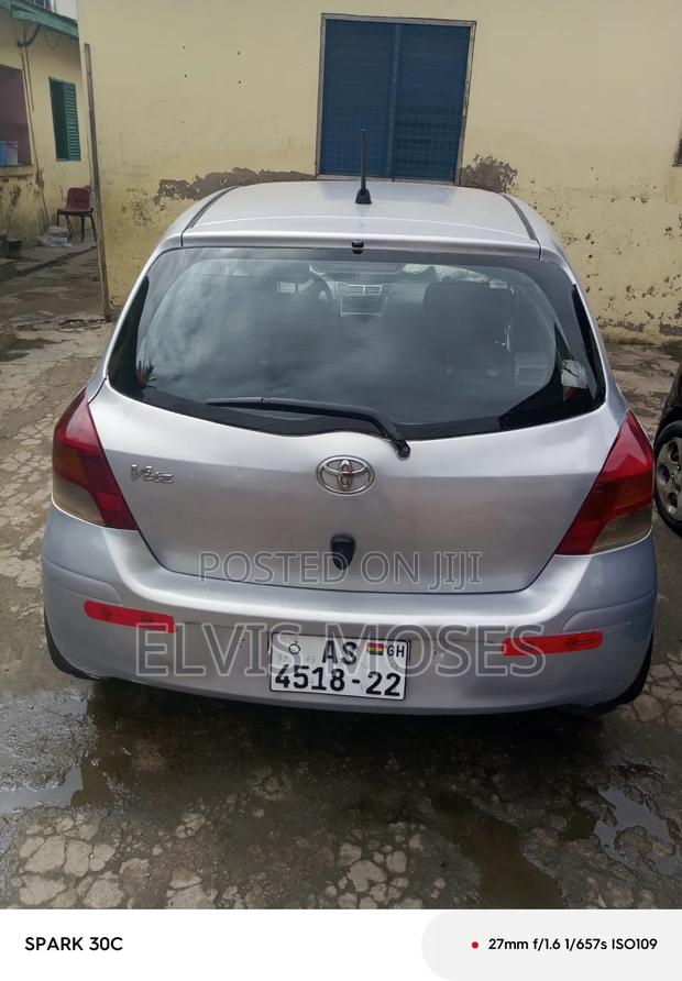 Toyota Vitz 2010 Gray