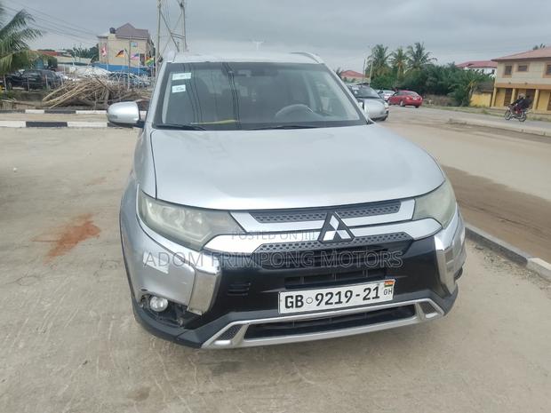 Mitsubishi Outlander 2020 Silver